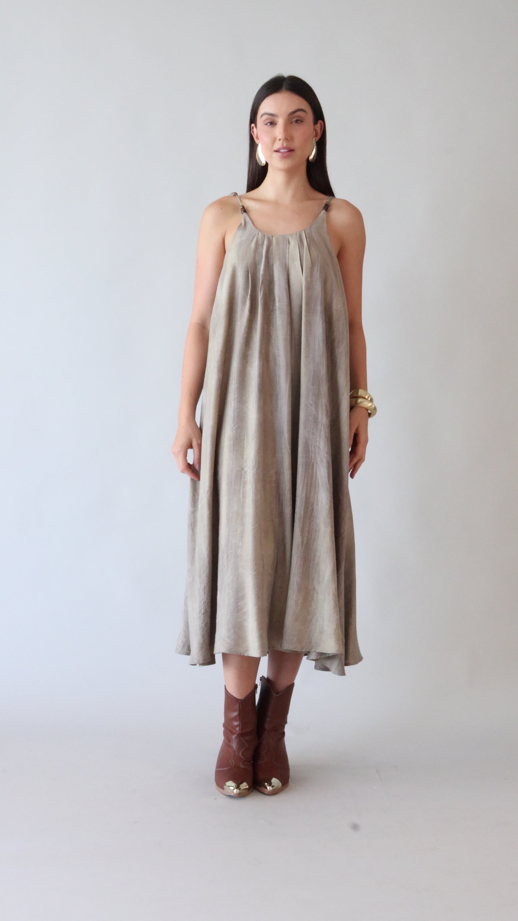 Vestido estonado de alças finas