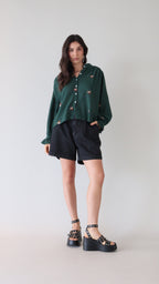 Bata com detalhes florais