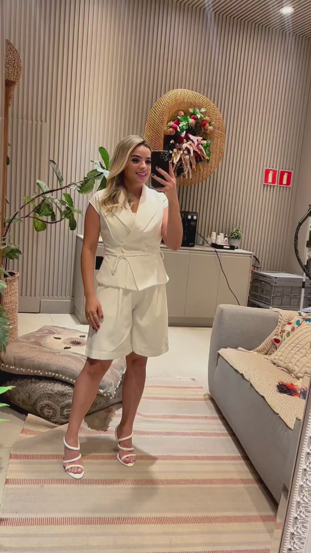 Conjunto colete transpassado e bermuda