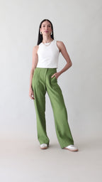 Calça alfaiataria com friso