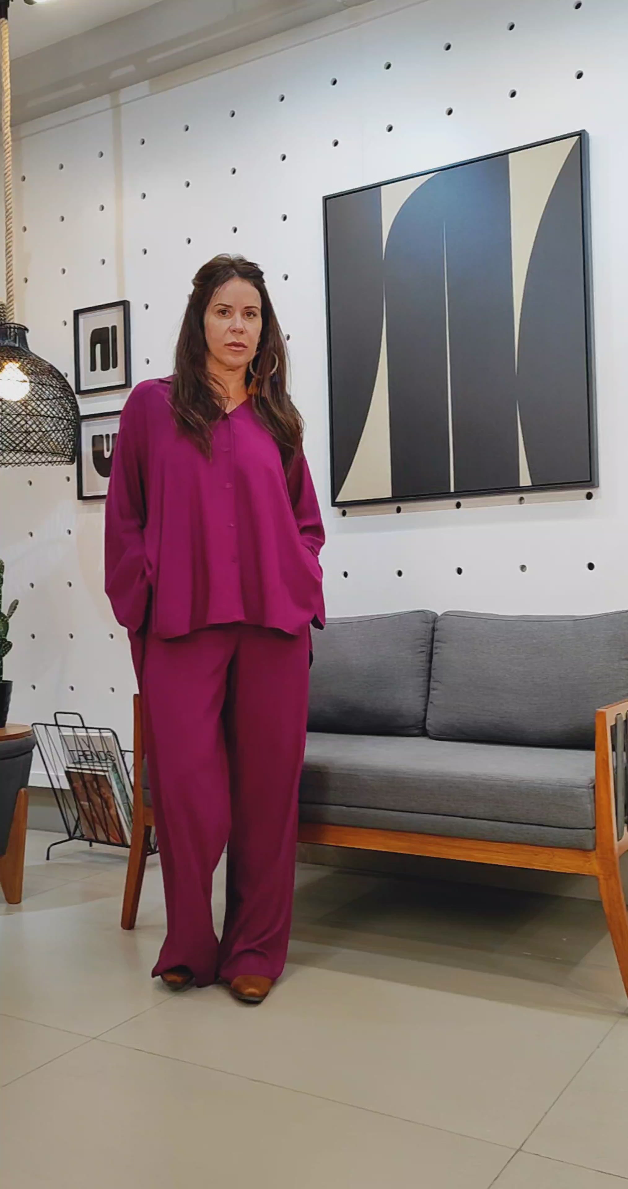 Calça pantalona com cós sobreposto
