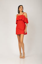 Vestido curto com alças e babado veremelho - look completo
