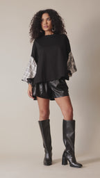 Blusa oversized com manga xadrez
