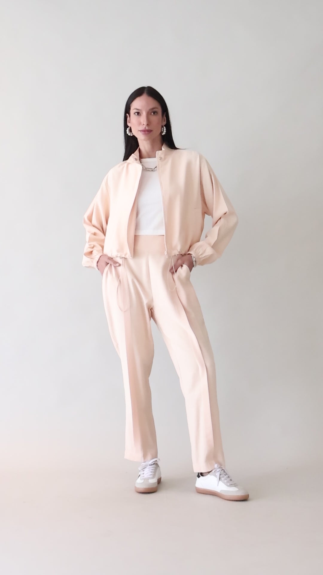 Conjunto de jaqueta e calça