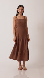 Vestido com abertura na cintura