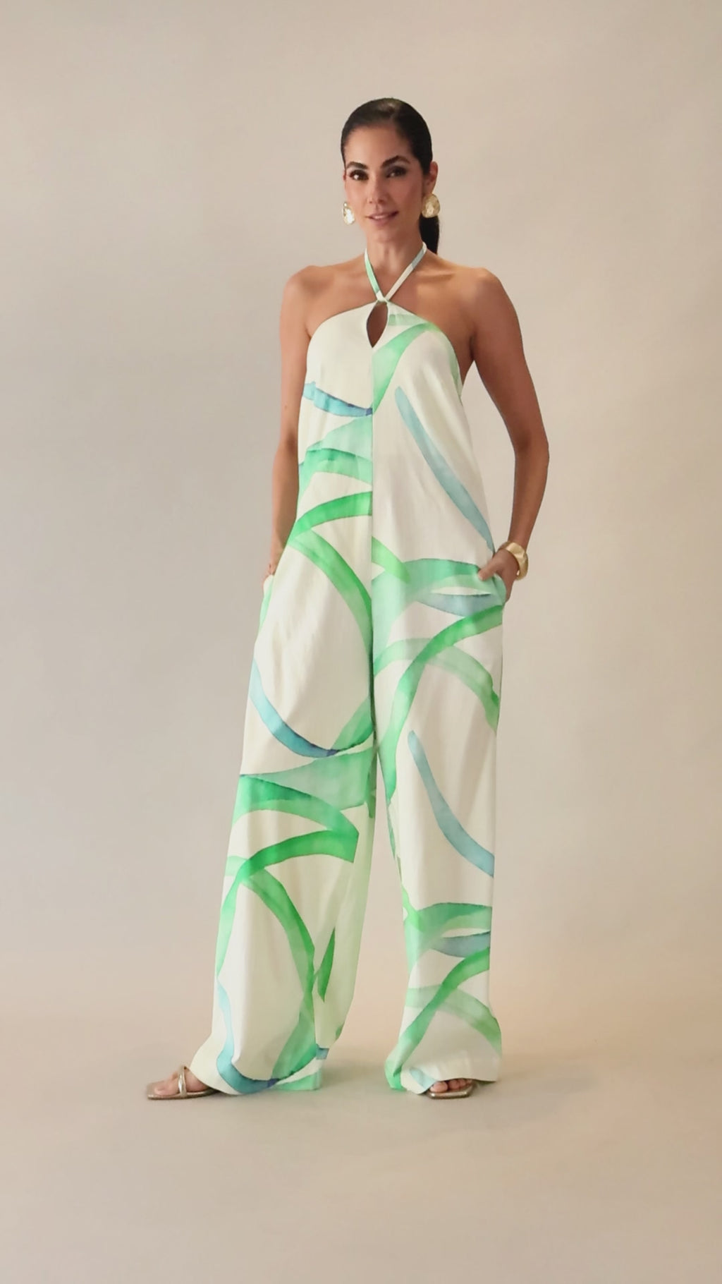 Macacão halter traços orgânicos