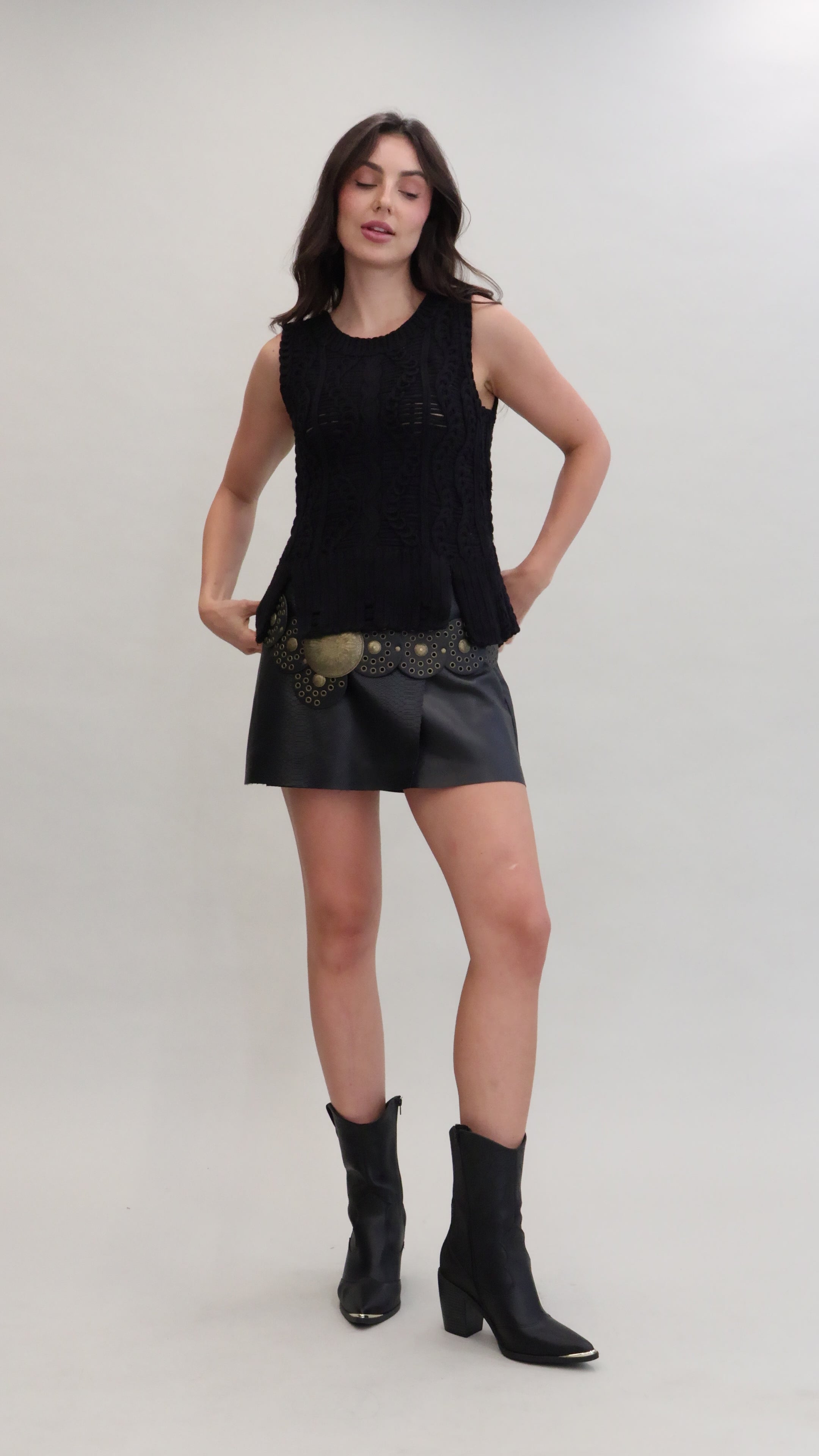 Blusa em regata de crochê