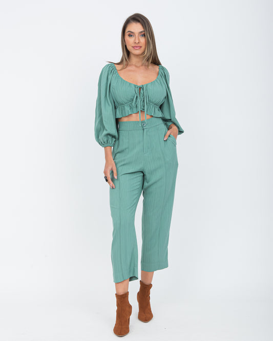 Conjunto em viscose maquinetada verde