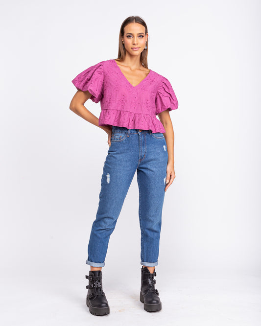 Blusa em laise com mangas bufantes rosa