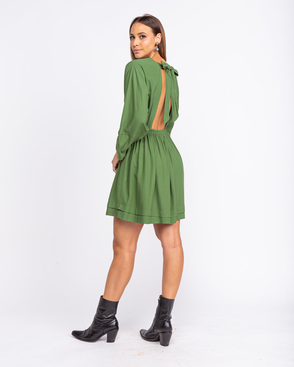 Vestido curto de viscose maquinetada verde