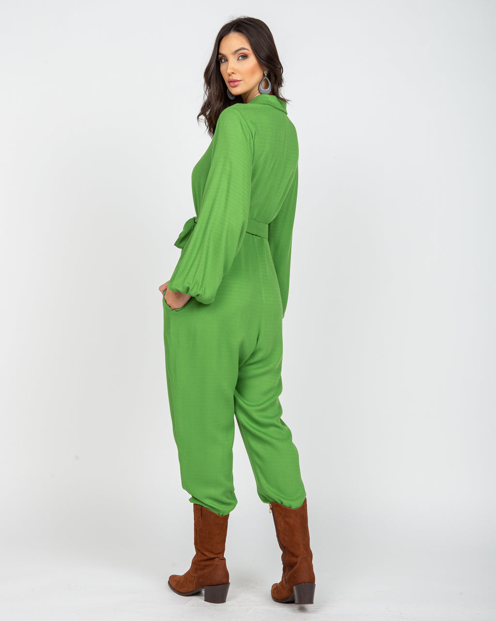 Macacão jogger em viscose maquinetada verde